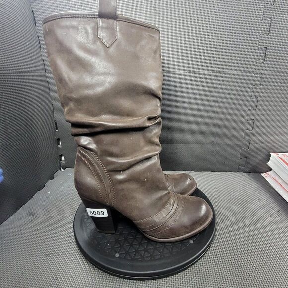 Rocket Dog Shoes - Womens Sz 10 Brown Rocket Dog Shelly Heeled Boots